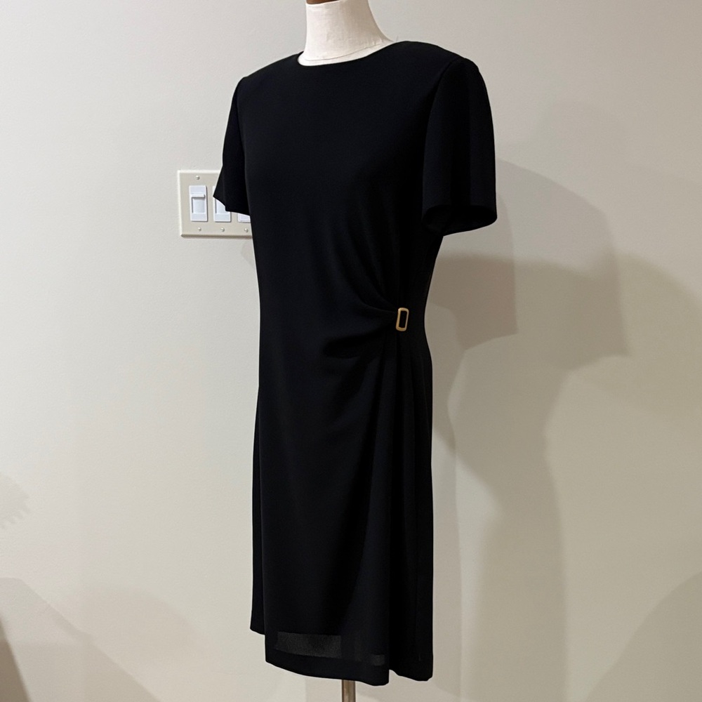 David Warren Elegant Black Side Ruched sheath midi Dress gold buckle short slv